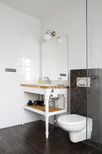 Bathroom 4, Lonsleira Apartments, Seyðisfjörður