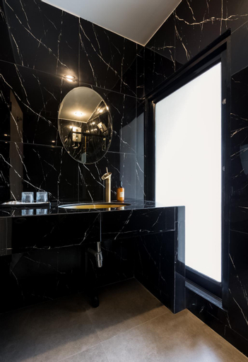 Bathroom 19
