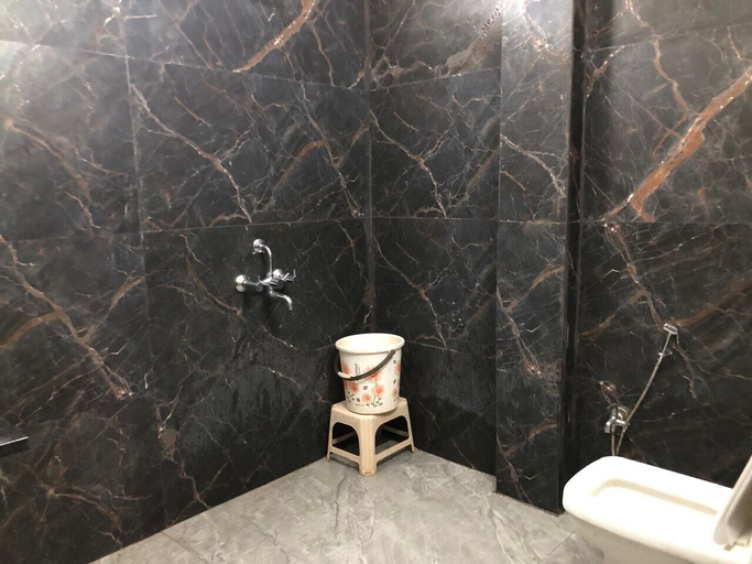 Bathroom 4, Hotel Siddhartha, Ujjain
