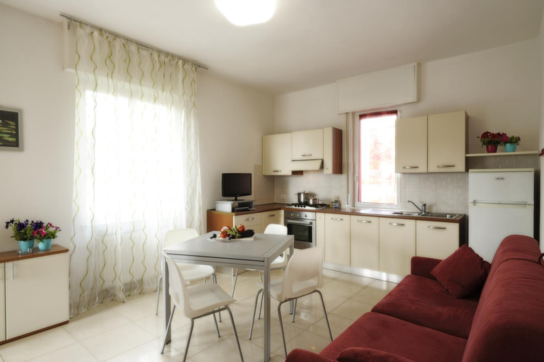 Others 3, Residence i Cormorani, Savona