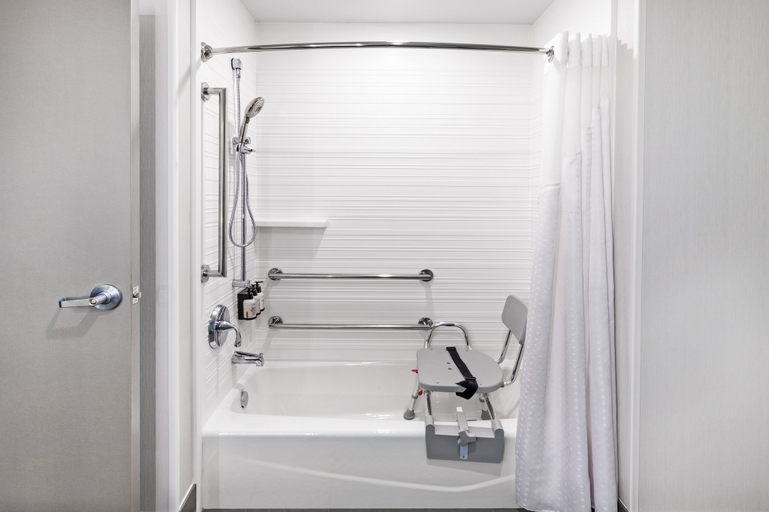 avid hotels BENTONVILLE - ROGERS - Tap to explore photos
