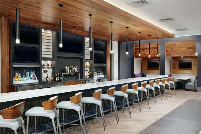 Food & Drinks 3, Embassy Suites By Hilton Atlanta Airport North, Fulton