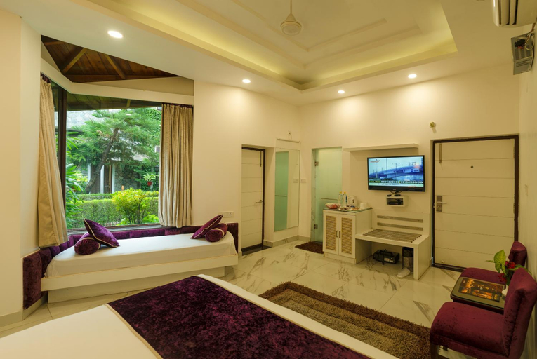 Bedroom 3, Wood Castle Spa & Resort, Nainital