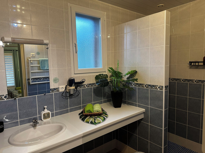 Bathroom 5, Oasis Des Corbières, Aude