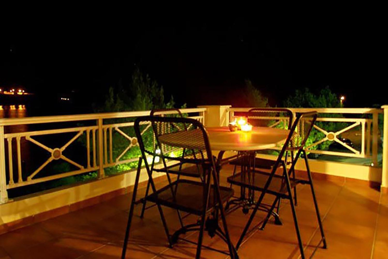 Others 2, Bisti Guesthouse, Peloponnese