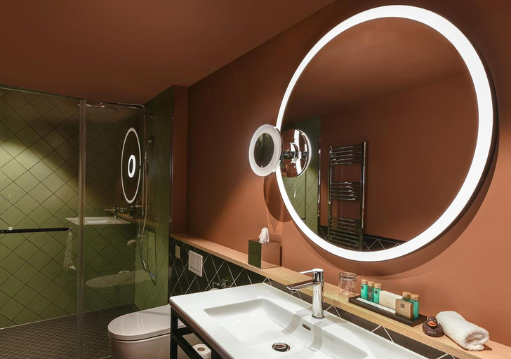 Bathroom 4