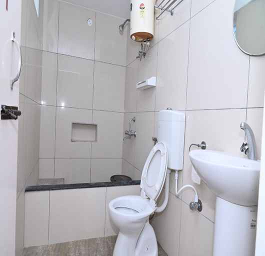 Bathroom 5, Prakash Residence, Puducherry