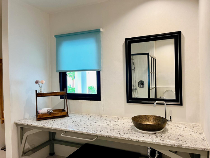 Bathroom 22