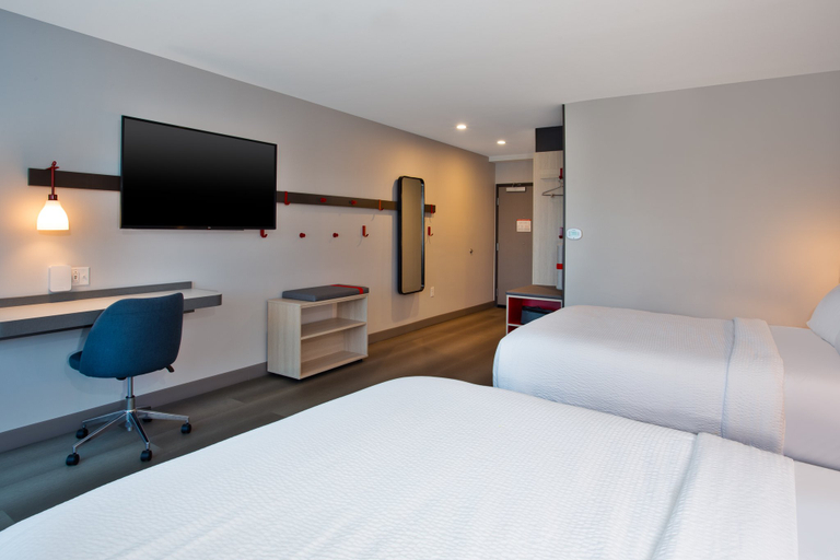 Bedroom 2, avid hotel DETROIT - WARREN by IHG, Macomb