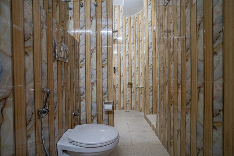 Bathroom 4, Captain Resort, Solan