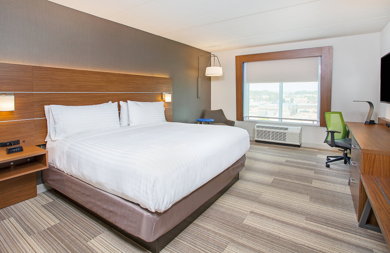 Bedroom 2, Holiday Inn Express & Suites COVINGTON by IHG, Newton