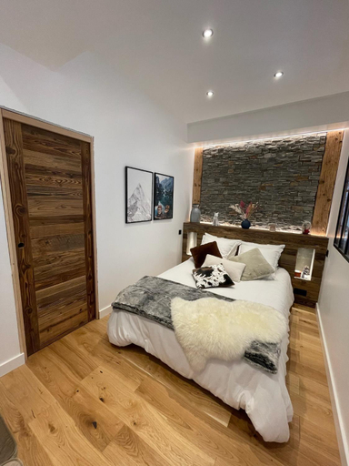 Bedroom 2, Le Chalet de l'Horloge, Savoie