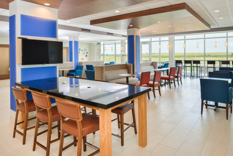Food & Drinks 5, Holiday Inn Express & Suites CHADRON by IHG, Dawes