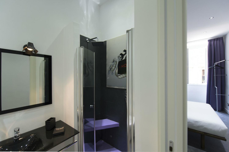 Bathroom 3, 7 Inn Spanish Steps, Rome