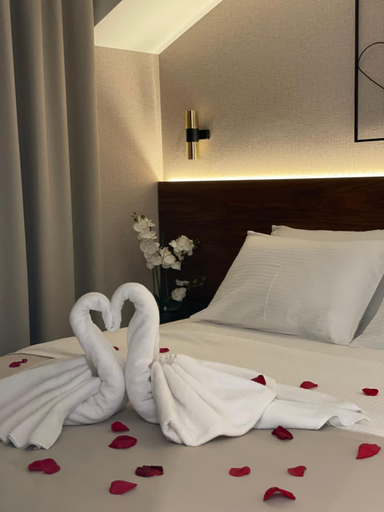 Others 2, Enyana Luxury Suites