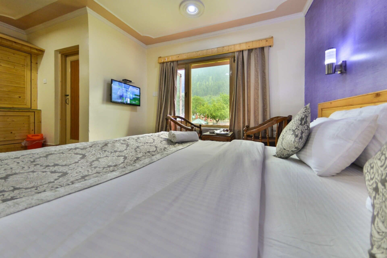 Bedroom 3, Hotel Baisaran Pahalgam, Anantnag