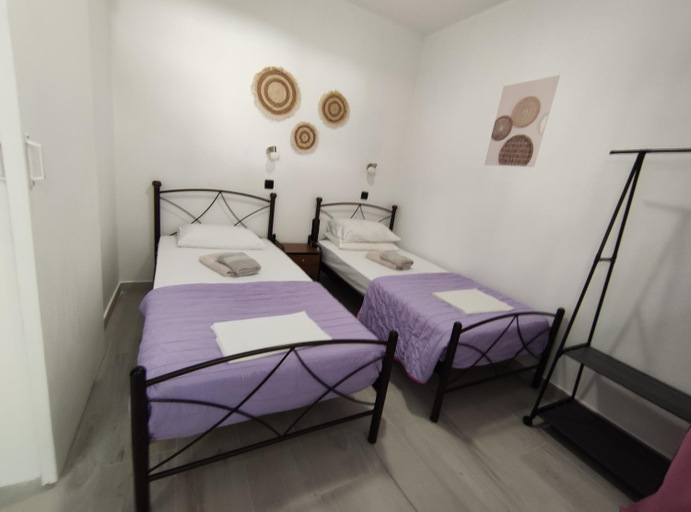 Others 5, Lions 2 Studios & Apartments, Poros Island., Attica