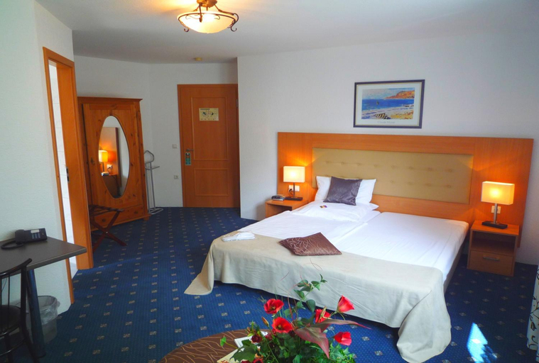 Bedroom 2, Hotel Abalone, Remscheid