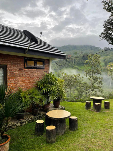 Exterior & Views 3, Tuah D Manggis Janda Baik Private Infinity Swimming Pool with Magnificent Gunung Nuang View, Bentong