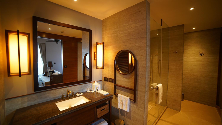 Bathroom 4, Taj Chia Kutir Resort & Spa, Darjeeling, Darjiling