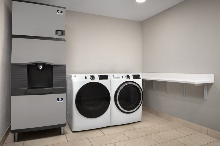 Bathroom 5, Holiday Inn Express & Suites CHAMBERSBURG by IHG, Franklin