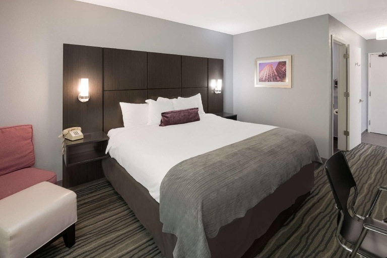 Bedroom 3, Best Western Riverside Inn, Vermilion
