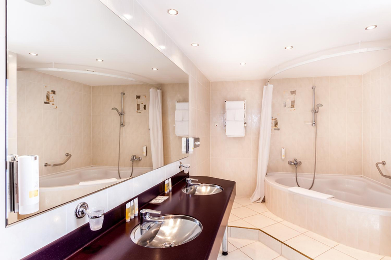Bathroom 3, Qubus Hotel Legnica, Legnica