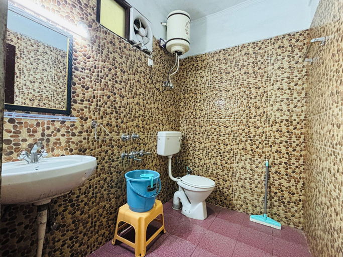Bathroom, Soham Hotels & Restaurant, Kangra