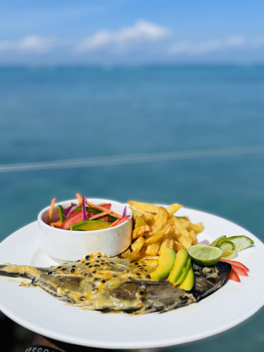 Food & Drinks 5, Coral Cliff Villas, Kusini