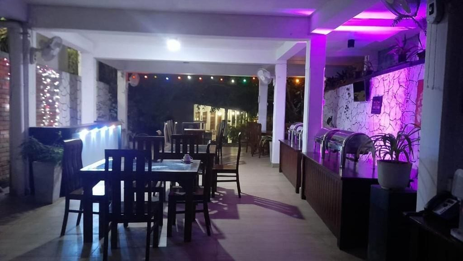 Food & Drinks 5, Capital Regency Hotel, K.F.G. & G. Korale