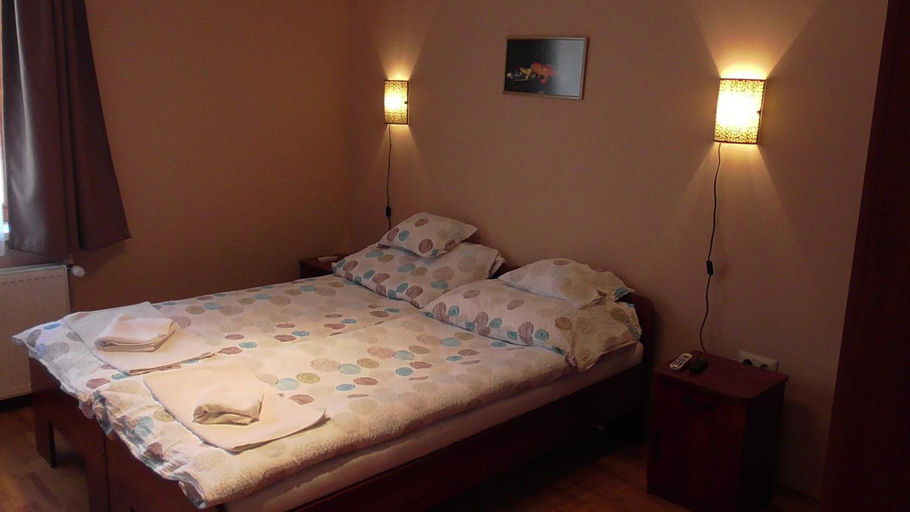 Bedroom 2, Pilota Panzio, Szeged