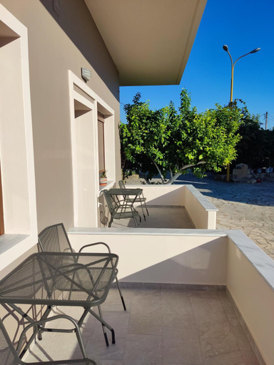 Others 3, Erietta Rooms, Epirus