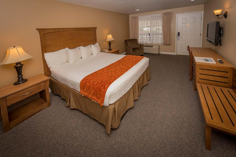 Bedroom 2, Mill Village Motel, Pierce