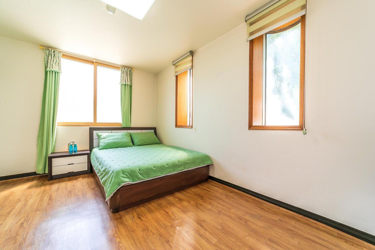 Bedroom 4, Hooni Guest House & Motel, Gurye