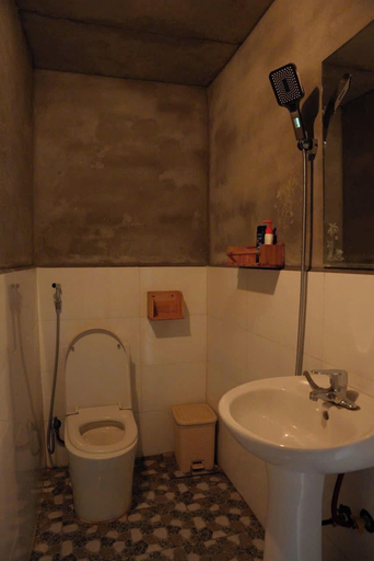 Bathroom 3, Mama Lili's Homestay, Sa Pa