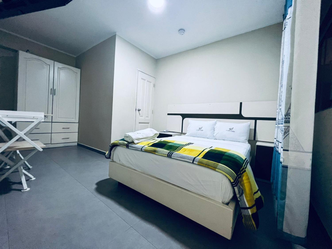 Bedroom 12