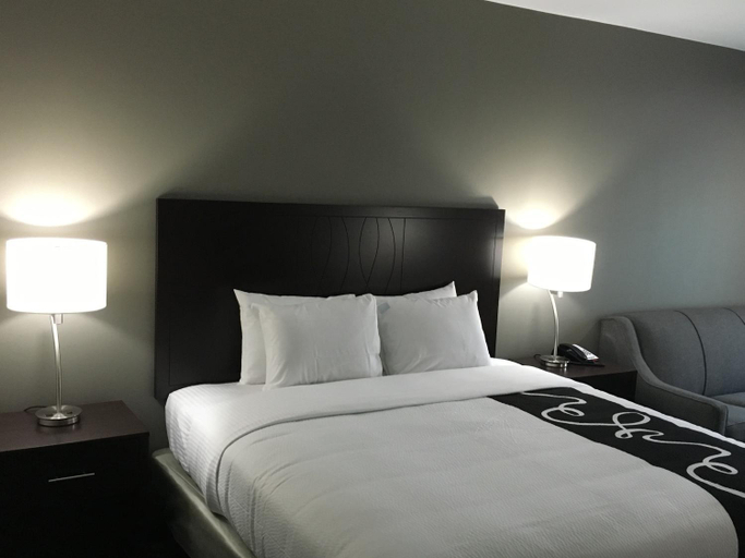 Bedroom 3, Catoosa Inn and suites, Wagoner