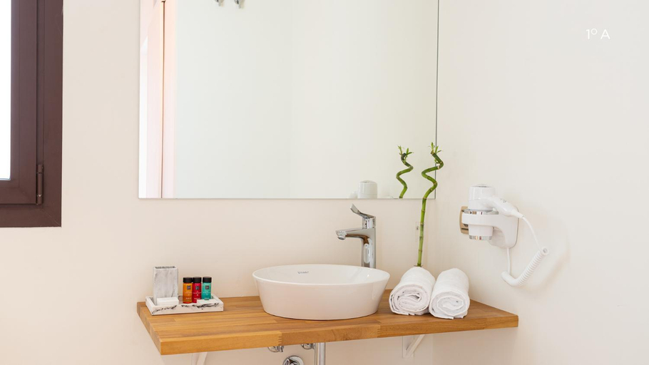 Bathroom 4, Higueron Rental Beach Club Suites - Managed by Higueron Resort, Málaga