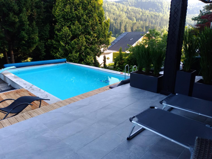 Others 5, Villa-Stern, Klagenfurt
