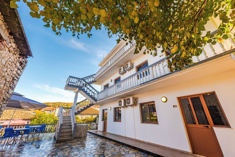 Exterior & Views 2, ApartHotel by PikHost, Shkodrës
