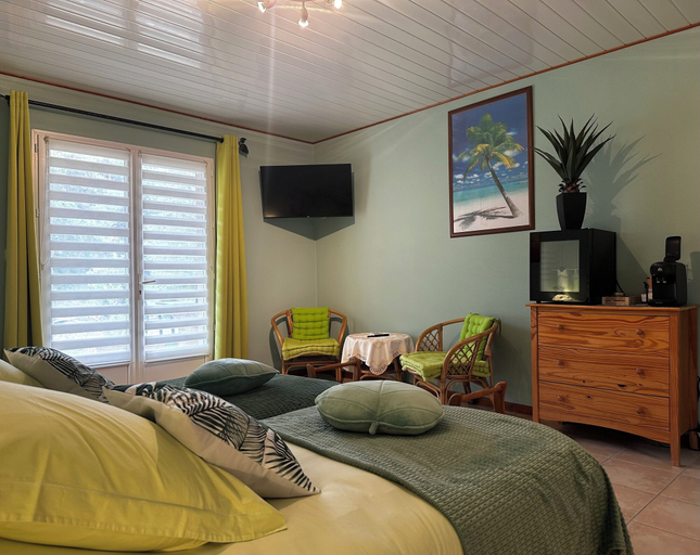 Bedroom 2, Oasis Des Corbières, Aude