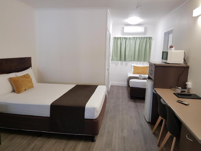 Bedroom 3, Coral Sands Motel, Mackay - Pt A