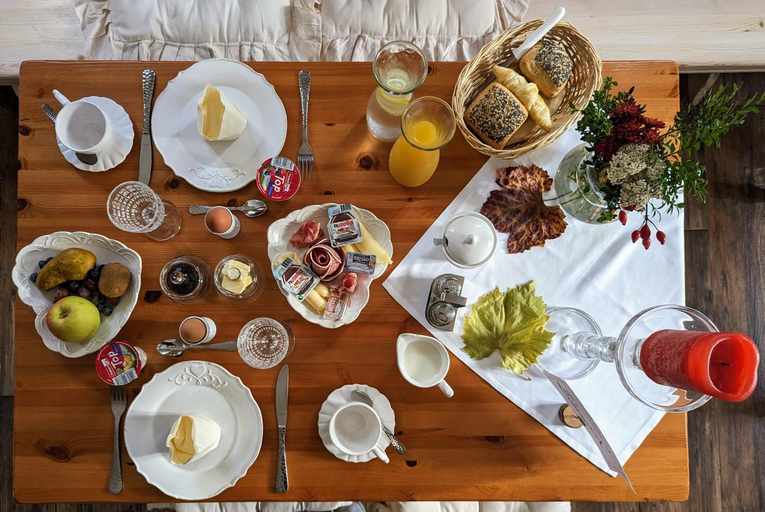 Food & Drinks 1, Schmidtalien Schlemmen und Schlummern,inklusive Infrarotsauna, Nordsachsen