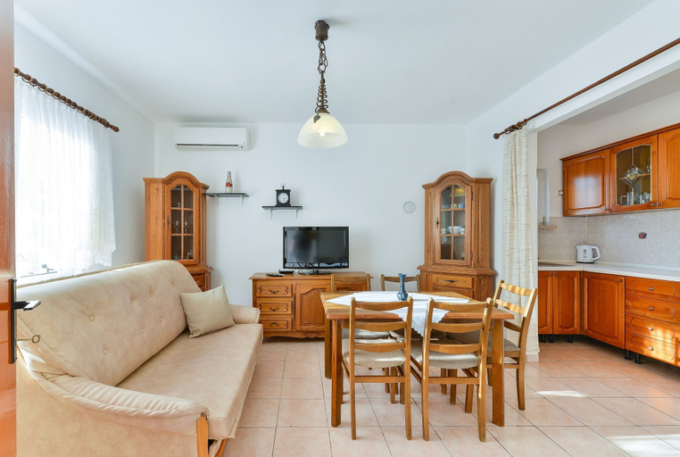 Others 5, Apartment Basic Mario, Vir