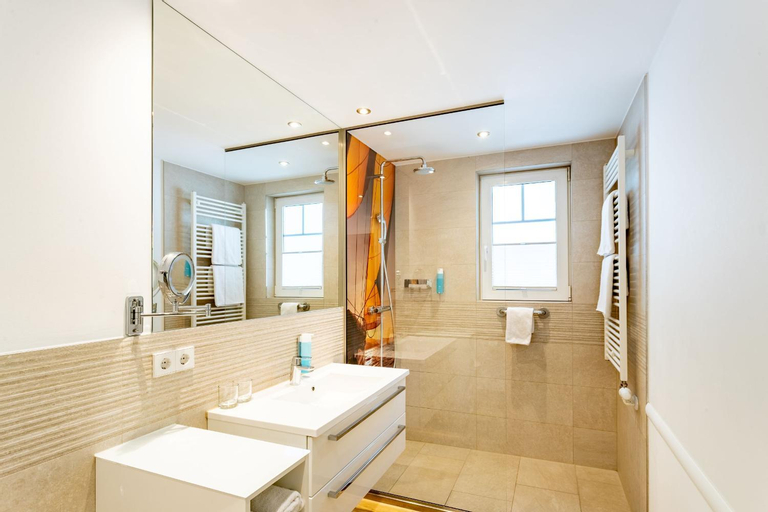 Bedroom 5, Victoria Suites, Oder-Spree
