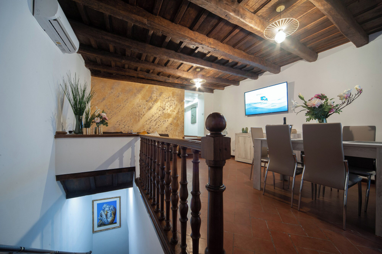 Others 4, navona jacuzzi apartment, Roma