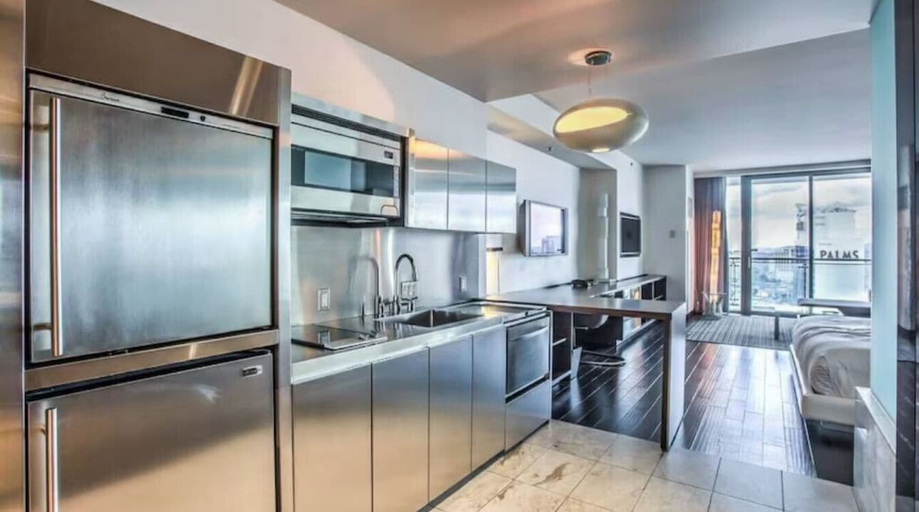 Others 4, Studios With Gorgeous Views Of The Strip! , Clark