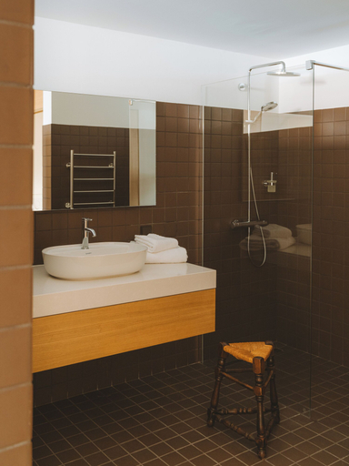 Bathroom 5, Le Saint Hubert, Vaucluse