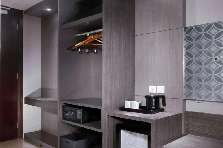 Dining Room 25