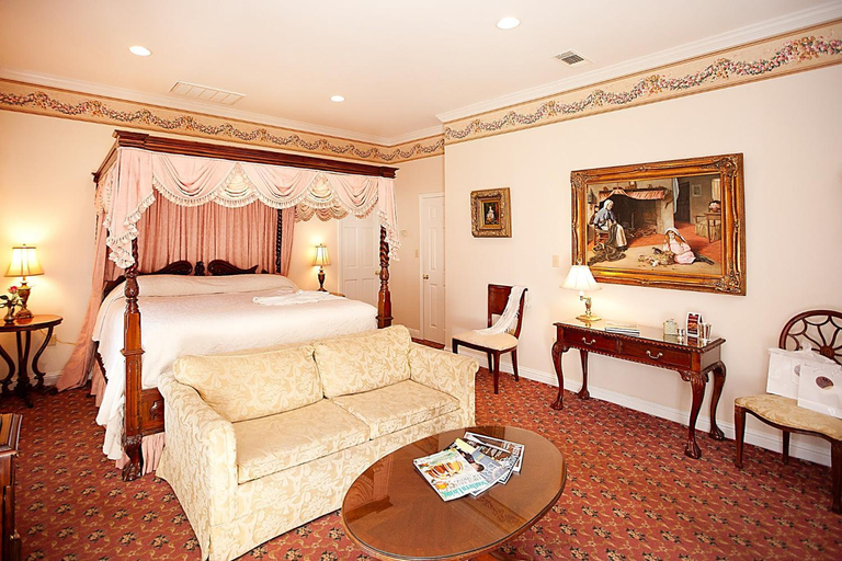 Bedroom 2, Monmouth Historic Inns And Gardens, Adams